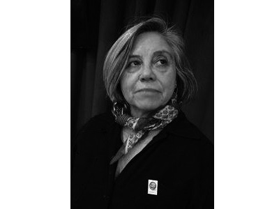 Dora Roldán: Entre el maquillaje y la poesía, hay un terreno sutil